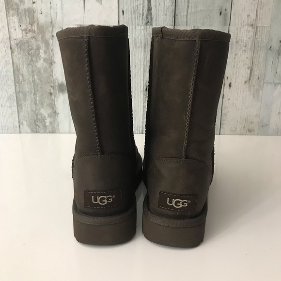 NWOT UGG Classic Short II Leather Retail $220 - Picture 6 of 8